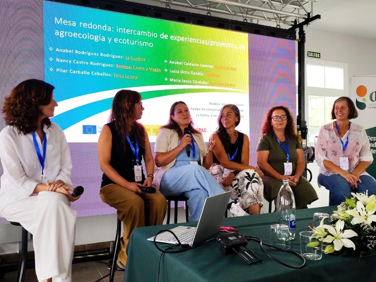Mujeres de distintos territorios comparten en La Palma experiencias de agroecología y turismo sostenible.