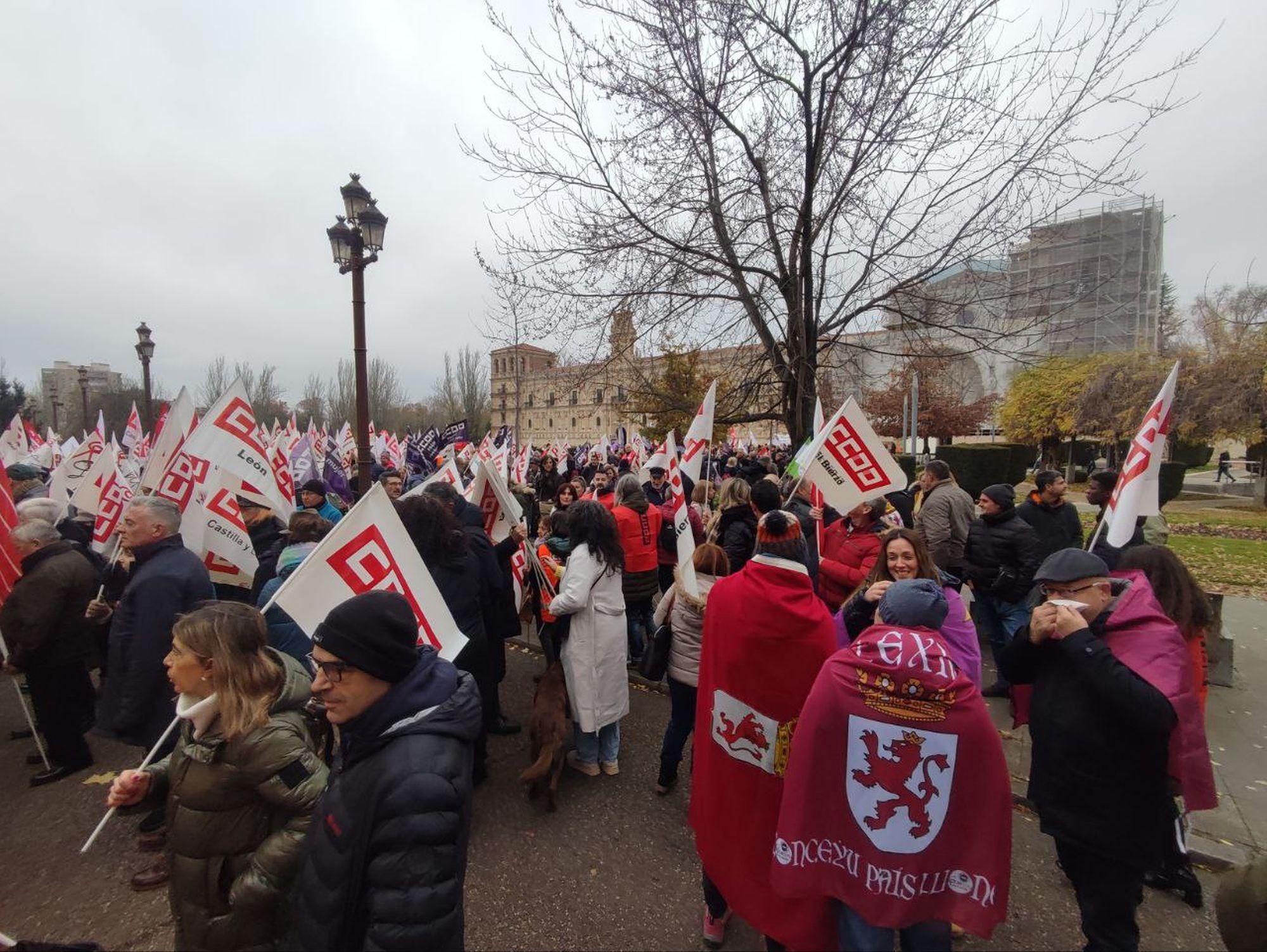 Manifestación en León contra las políticas de incendios forestales de la Junta