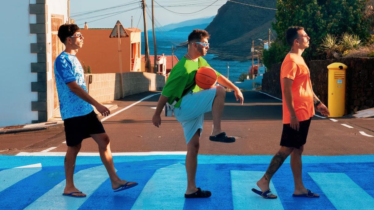 El grupo Locoplaya, conformado por los artistas Bejo, Uge y Don Patricio. Cedida a Canarias Ahora