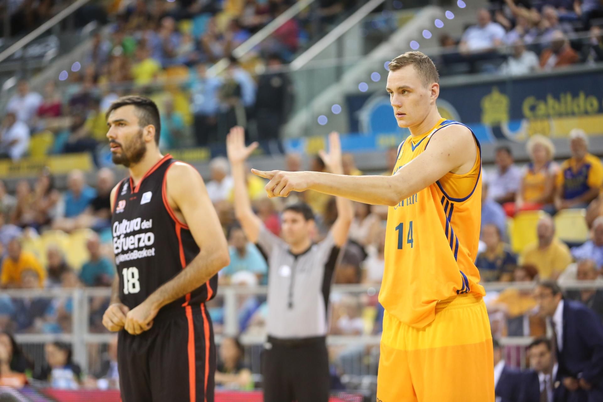 Imagen del encuentro entre el Herbalife Gran Canaria y el Valencia Basket