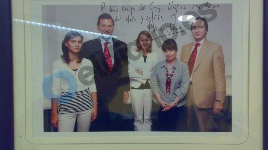 Fotografía de Rajoy con los responsables de Unifica durante los hechos que se juzgan en la Audiencia Nacional