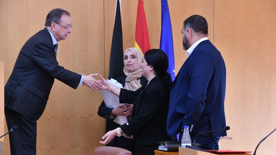 El PSOE acusa al PP de Ceuta de "comprar" a dos de sus diputados autonómicos por romper la disciplina de voto