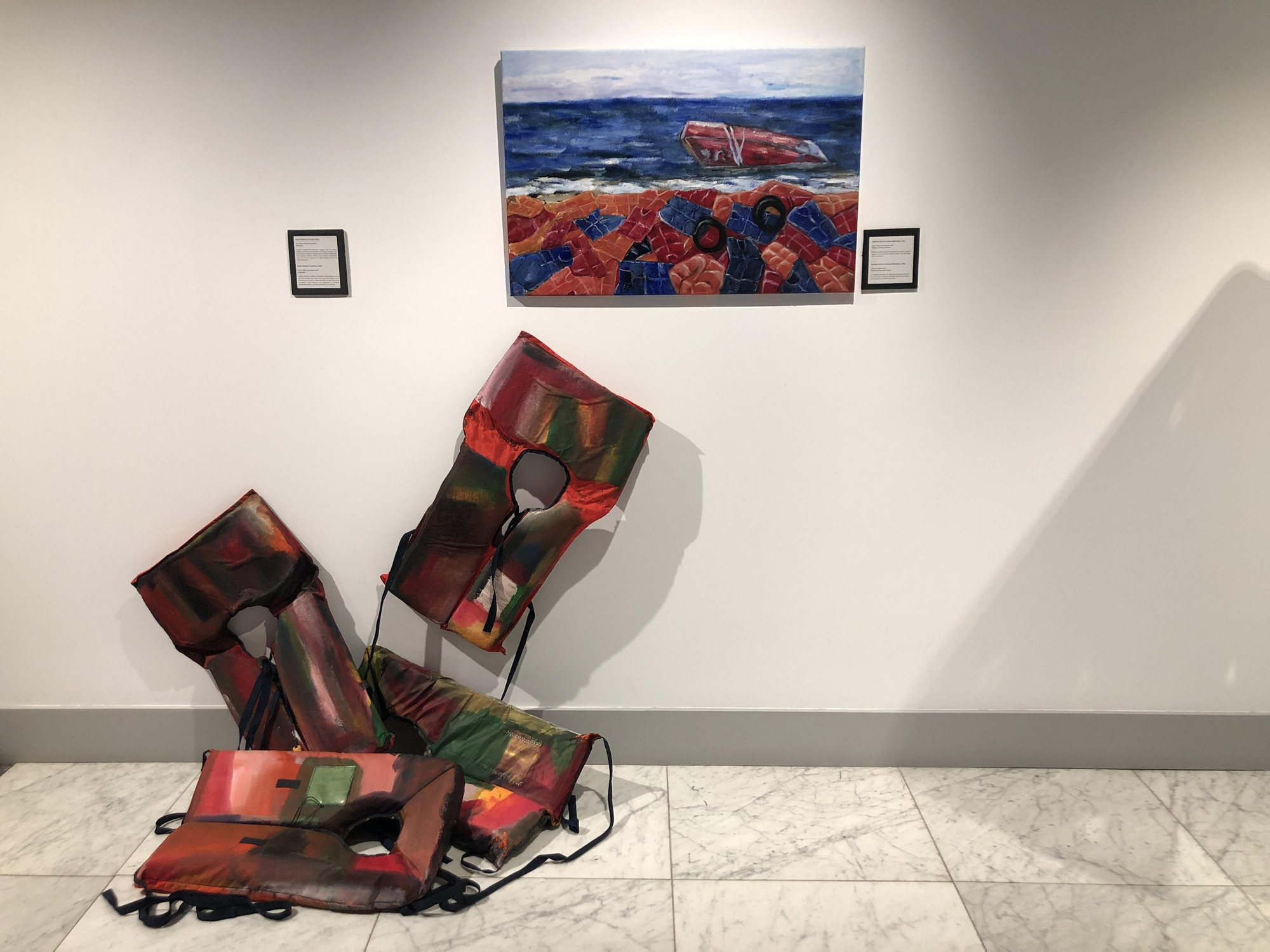 "SOS - ¿Hay alguien ahí?" y "¿Sobreviviré?"