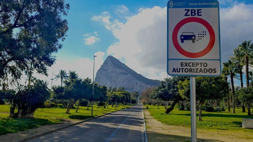 Zonas de bajas emisiones 'maquilladas': restringir el tráfico en parques o cerrar espacios que ya eran antes peatonales