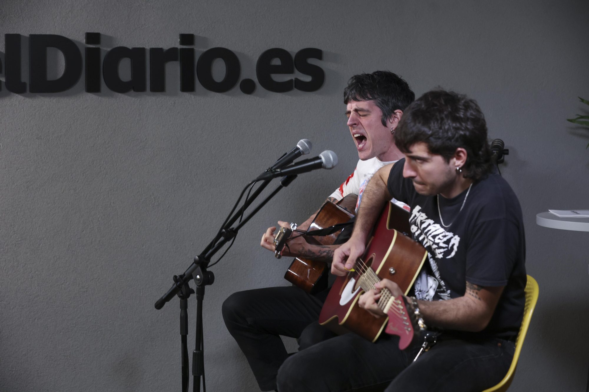 El grupo Biznaga en la redacción de elDiario.es, en imágenes