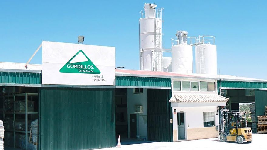 Las instalaciones de la empresa se encuentran en el km 5 de la ctra. Morón - Montellano.