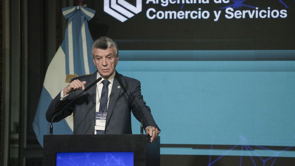 El presidente de la Cámara Argentina de Comercio y Servicios, Mario Grinman, abrió el foro empresarial en el Hotel Alvear.