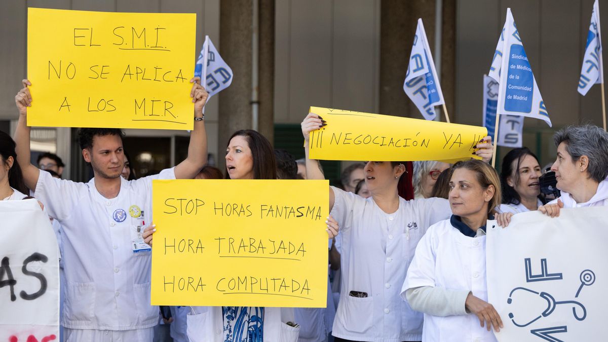 Médicos de varias comunidades renuncian a hacer las horas extra con las que se rebajan las listas de espera