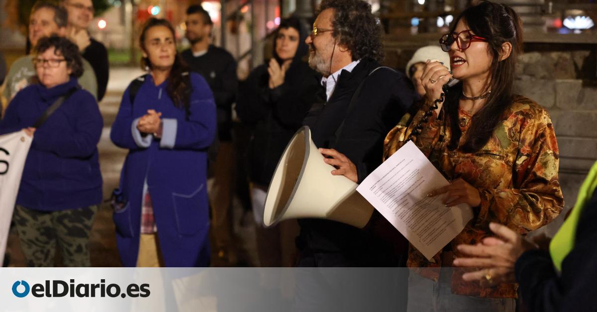 Casi un centenar de personas se concentran en Las Palmas contra la negativa de las derechas a blindar el ‘escudo social’