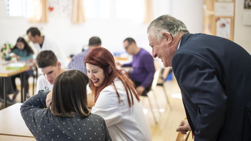 El presidente de ATADES, Jesús Soto, en el centro de Día El vergel