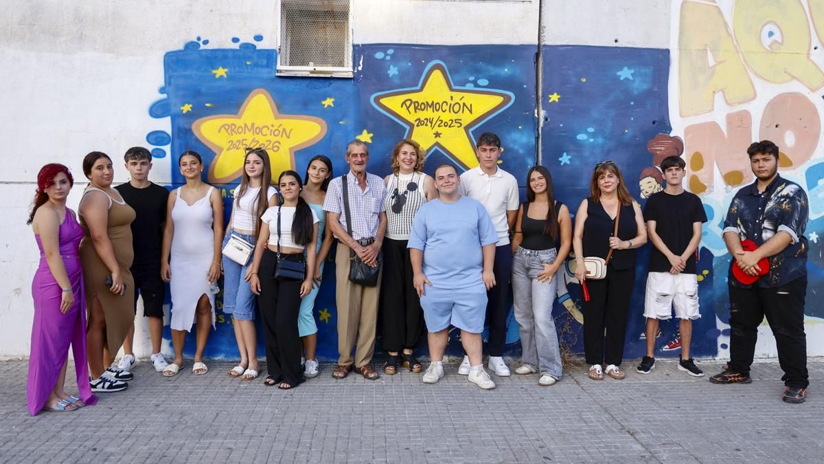 Homenaje a alumnos de Las Palmeras tras graduarse