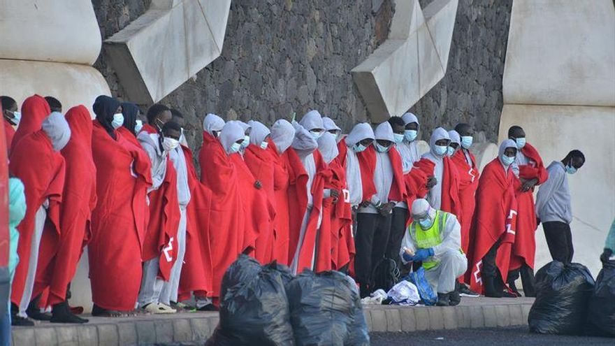 Más de 1.500 kilómetros de travesía en cayuco para llegar a la isla más remota de Canarias