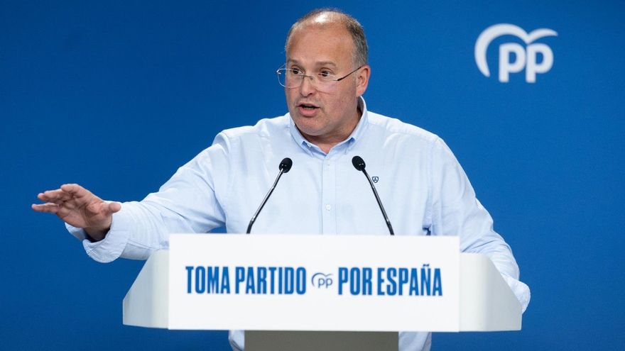 El secretario general del PP, Miguel Tellado, ofrece una rueda de prensa en la sede central del PP para valorar la actualidad política.