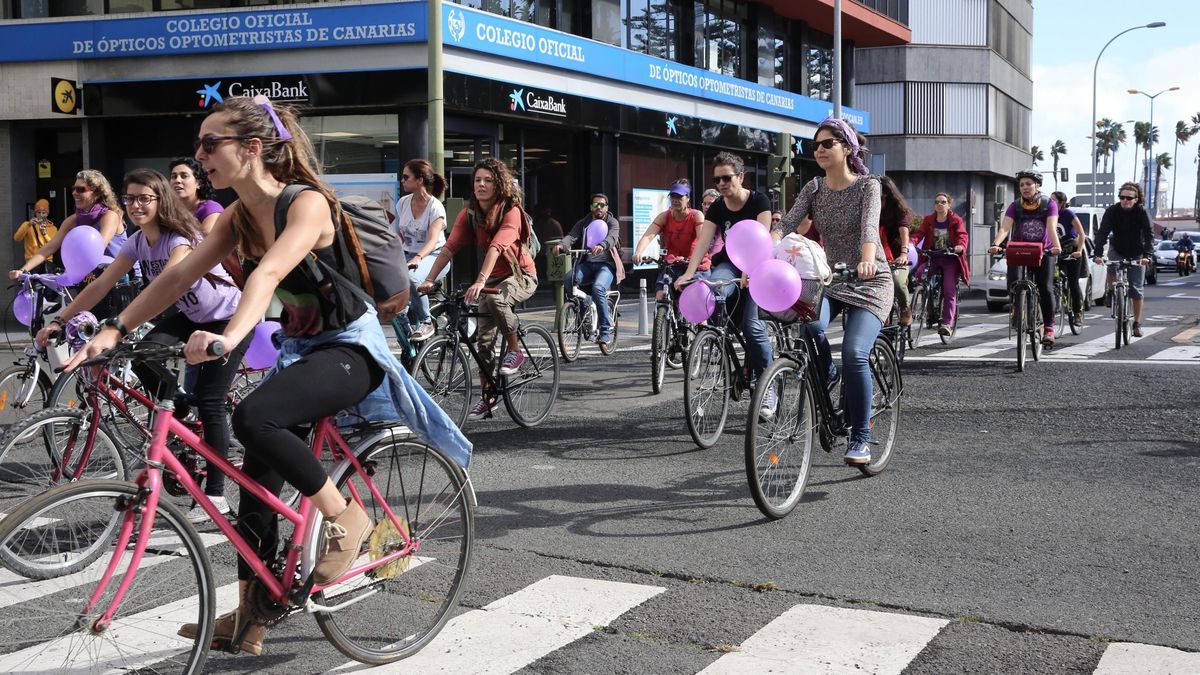 FOTOGALERÍA | Bicipiquete feminista en Las Palmas de Gran Canaria