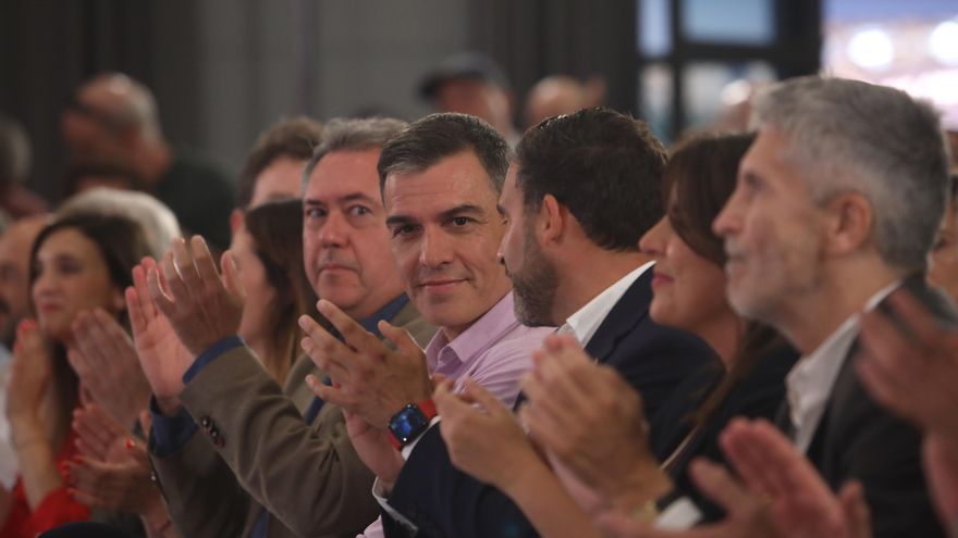Sánchez y los 17 ministros del PSOE se ponen al frente de la campaña del 28M