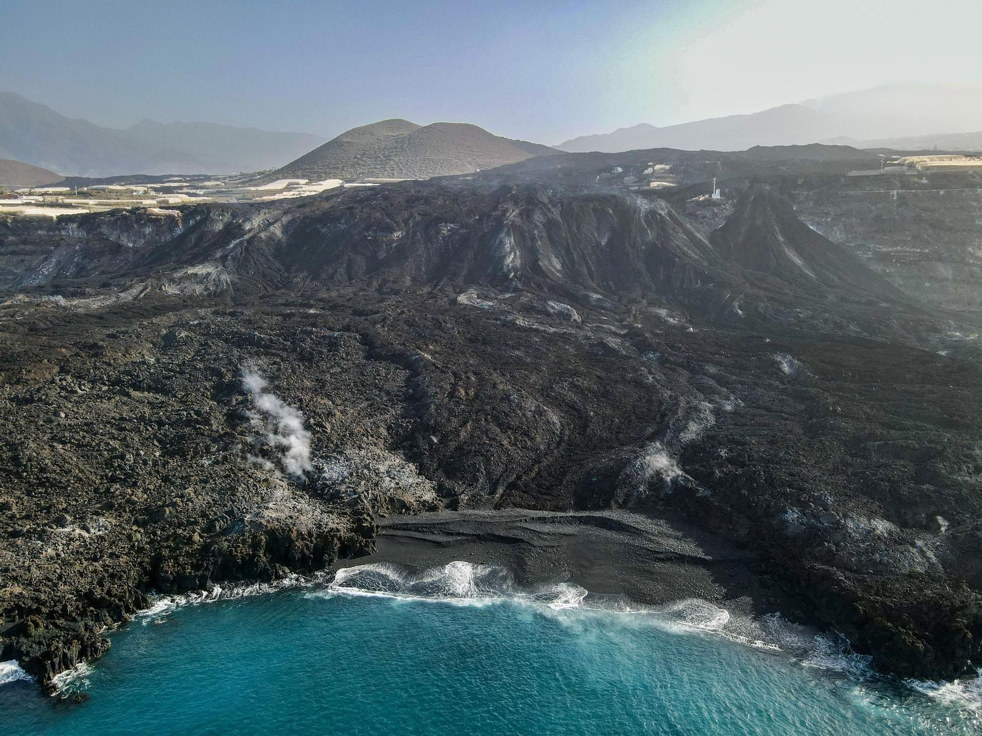 Foto de archivo de la playa creada  en la nueva fajana formada por la última erupción volcánica  en La Palma (19 de septiembre- 13 de diciembre 2021.