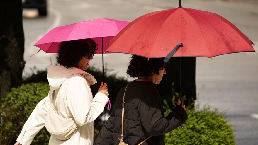 Las lluvias arrecian este jueves y la Aemet activa avisos en 14 comunidades