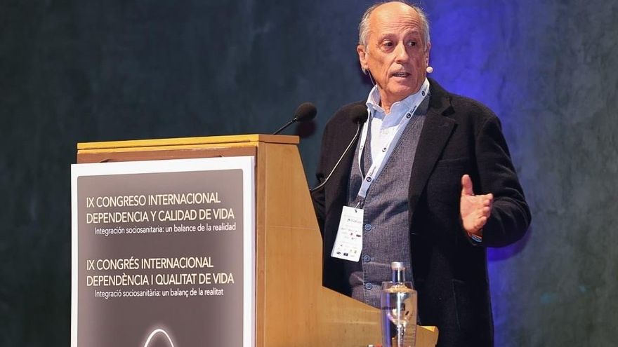 El Gobierno andaluz cesa al director de la Agencia de la Dependencia con la lista de espera más larga de España