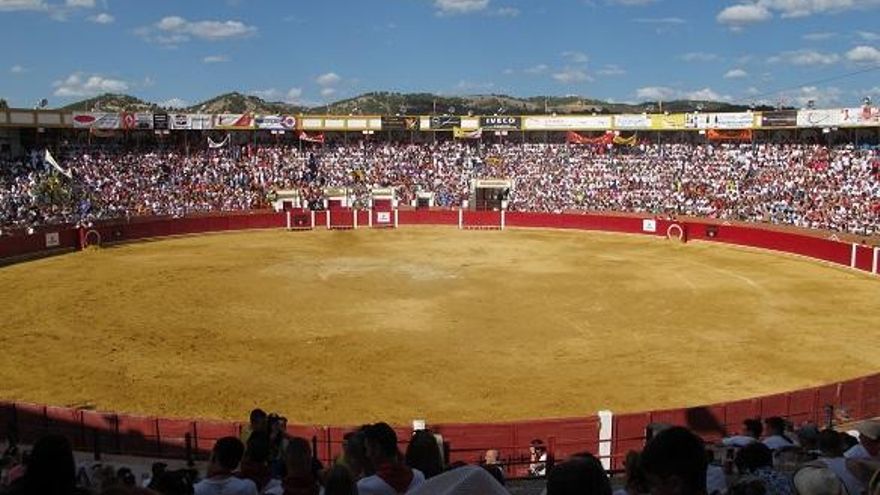 Denuncian un acto cómico taurino de personas con acondroplasia para abrir las fiestas de Teruel