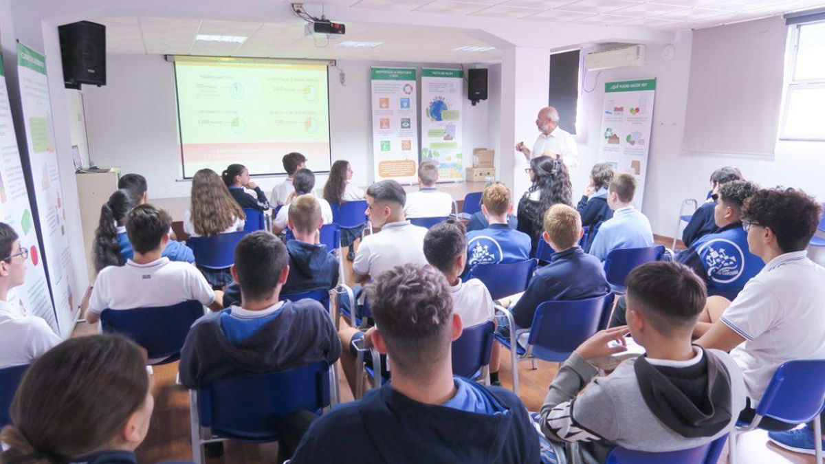 Charla Centro Educativo y exposición Centro Cívico