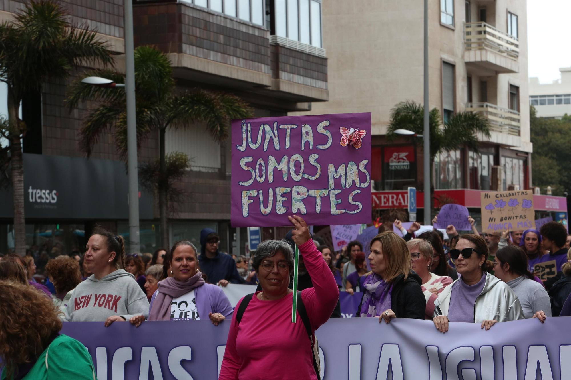 Así se vivió la manifestación por el 8M en Gran Canaria