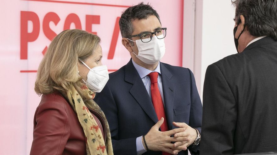 La vicepresidenta económica, Nadia Calviño, y el ministro de Presidencia, Félix Bolaños, durante una reunión en Ferraz este lunes.