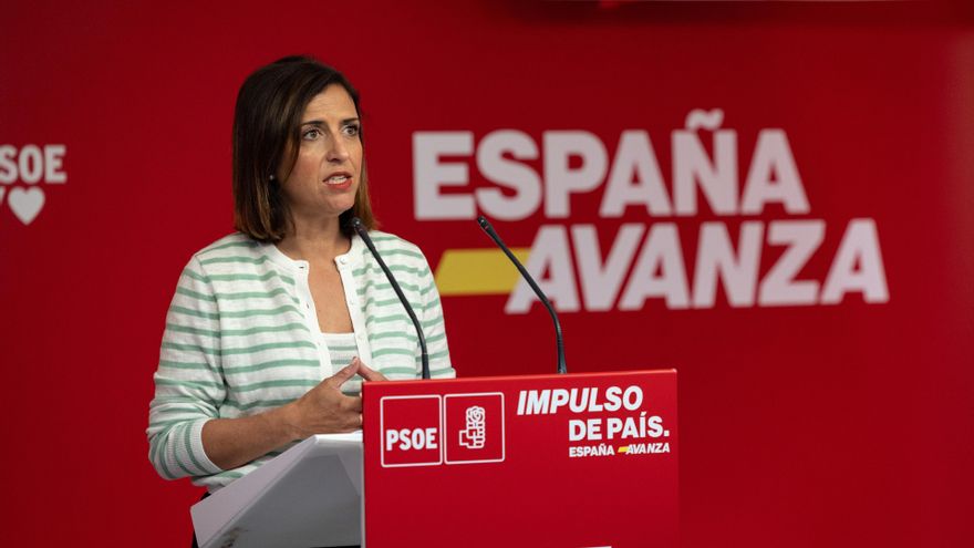 La portavoz del PSOE, Esther Peña, en una rueda de prensa en la sede nacional del partido en la calle Ferraz.