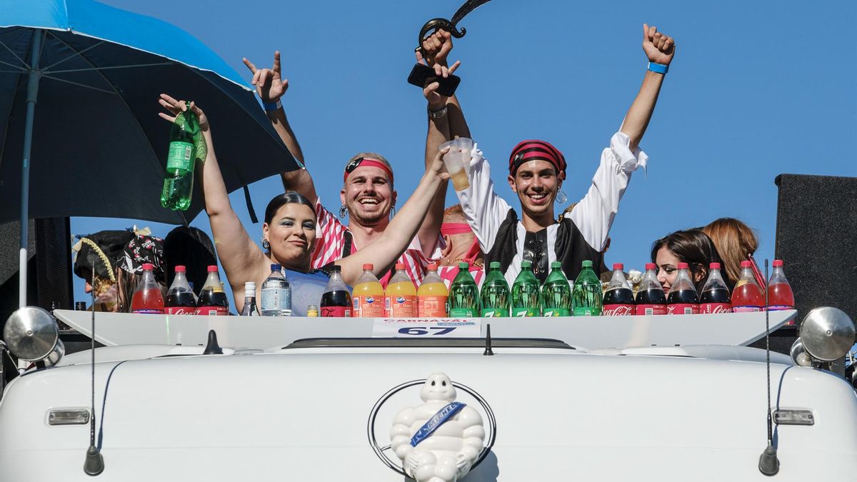 Las Palmas de Gran Canaria recibe el mes de julio con su Gran Cabalgata de Carnaval