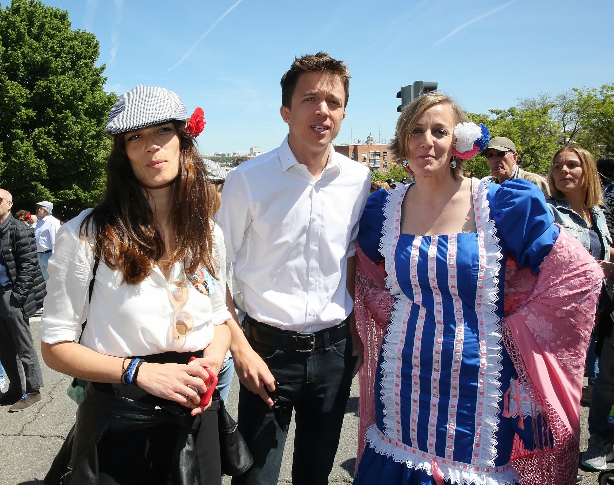 Clara Serra, Íñigo Errejón y Tania Sánchez en San Isidro 2018 / Marta Jara.