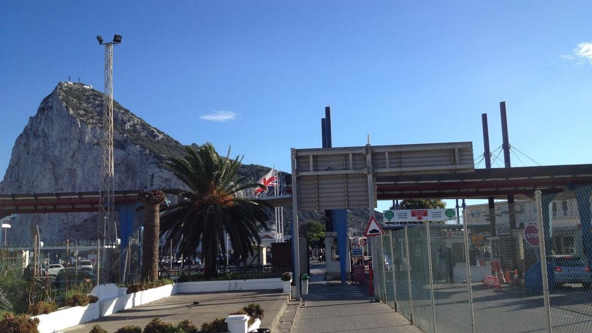 Gibraltar pide en un informe a Reino Unido que le proteja frente a España en caso de abandonar la UE