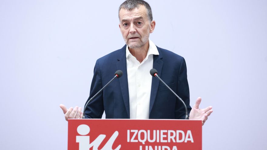 Archivo - El coordinador federal de Izquierda Unida, Antonio Maíllo, en una foto de archivo en rueda de prensa.