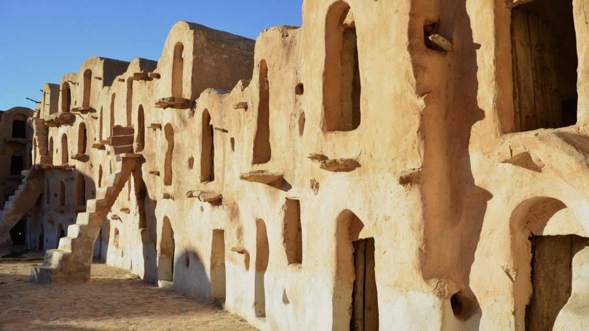 Este granero bereber fortificado fue construido al sur de Túnez en el siglo XV y llegó a tener 400 habitáculos