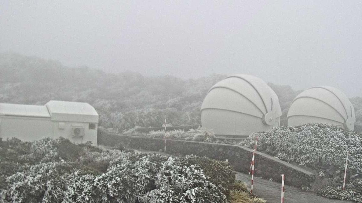 Cuatro grados bajo cero en El  Roque:  hielo en las cumbres de La Palma