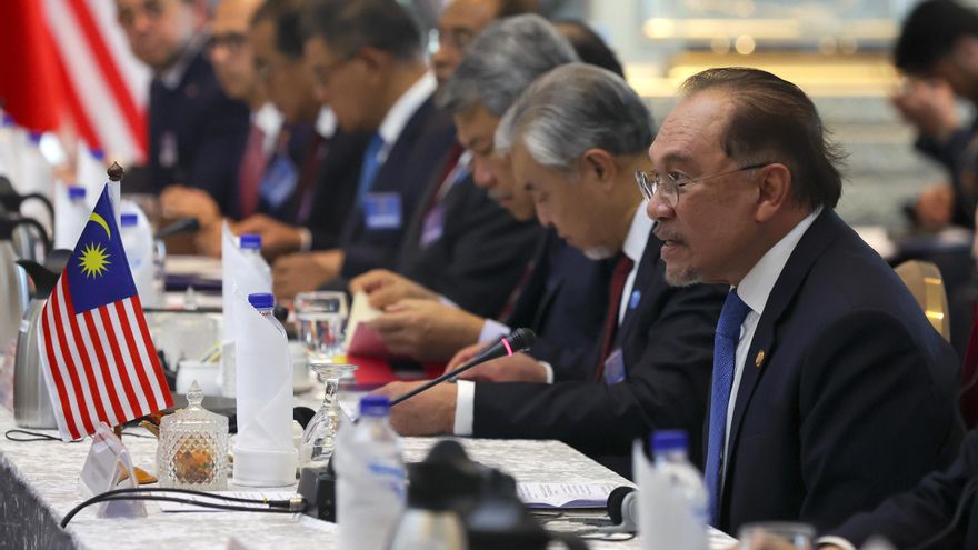 El primer ministro de Malasia viaja a Rusia para explorar opciones de negocio con Putin