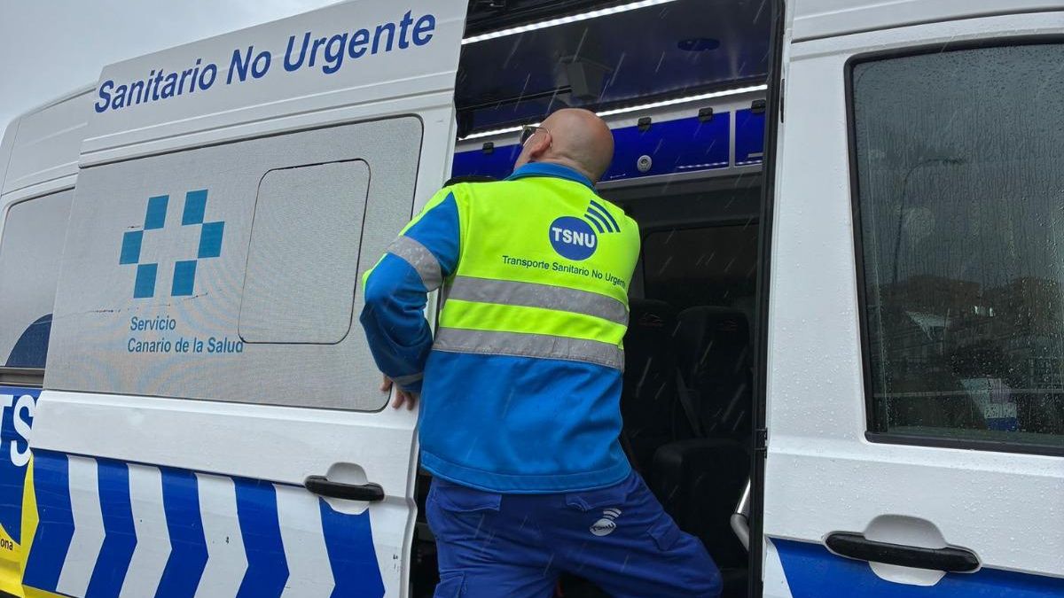 El transporte sanitario no urgente se reanuda este jueves en La Palma, Gran Canaria y Tenerife tras el paso de Therese