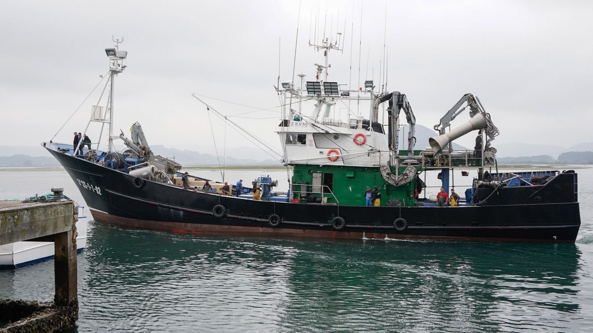 Los pescadores de Cantabria amarran la flota y cierra las lonjas el lunes en protesta por el control pesquero de Europa