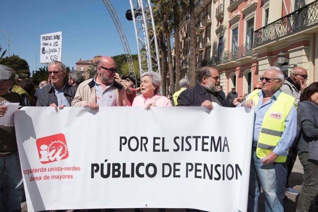 Militantes y simpatizantes de Izquierda Unida