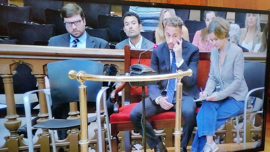 Neymar emula a Messi en el juzgado: "Yo firmaba lo que decía mi padre"