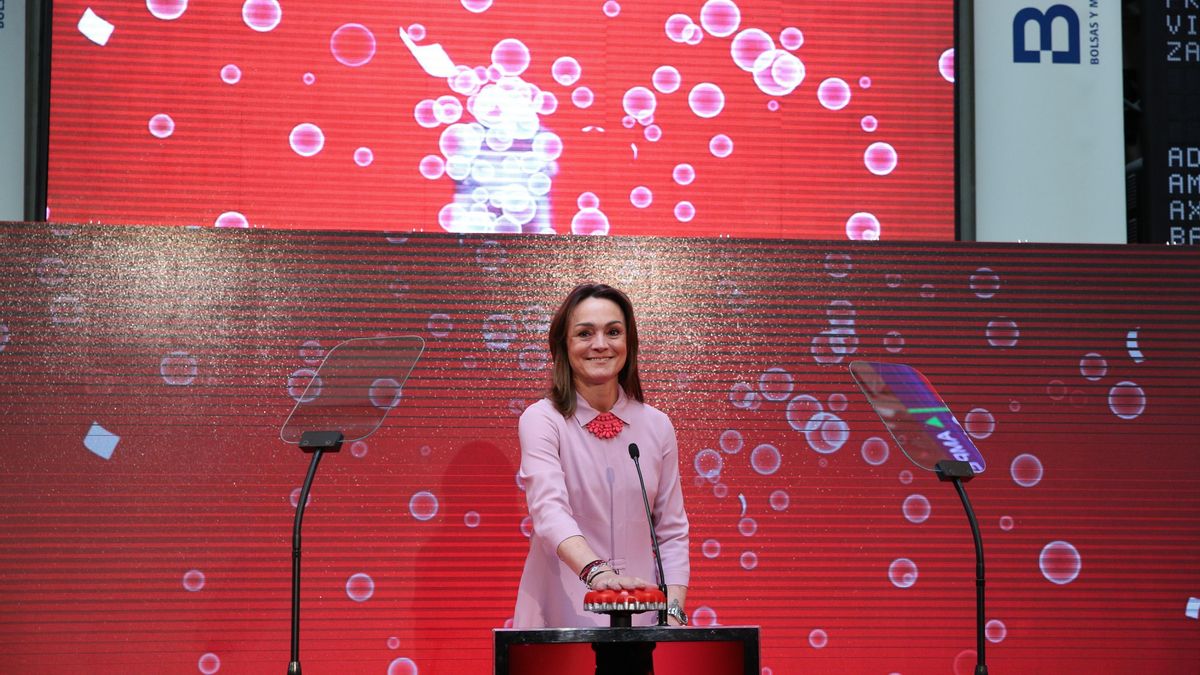 Sol Daurella, la presidenta de Coca-Cola European Partners, en la salida a bolsa de la compañía