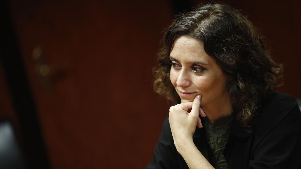 Ayuso cree que "la muerte no es digna, es muerte" y ve en la eutanasia un "señuelo" del Gobierno para despistar