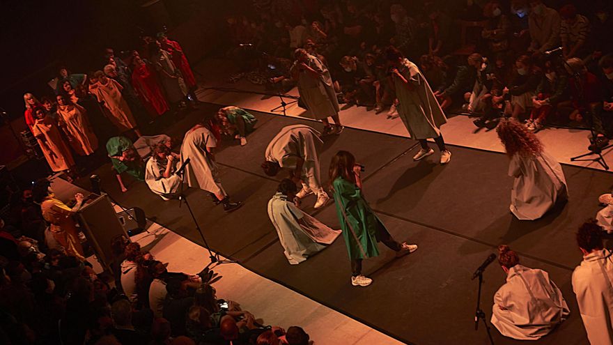 Performance de LASTESIS en el Centro Municipal de Arte Flamenco La Merced, en Cádiz 