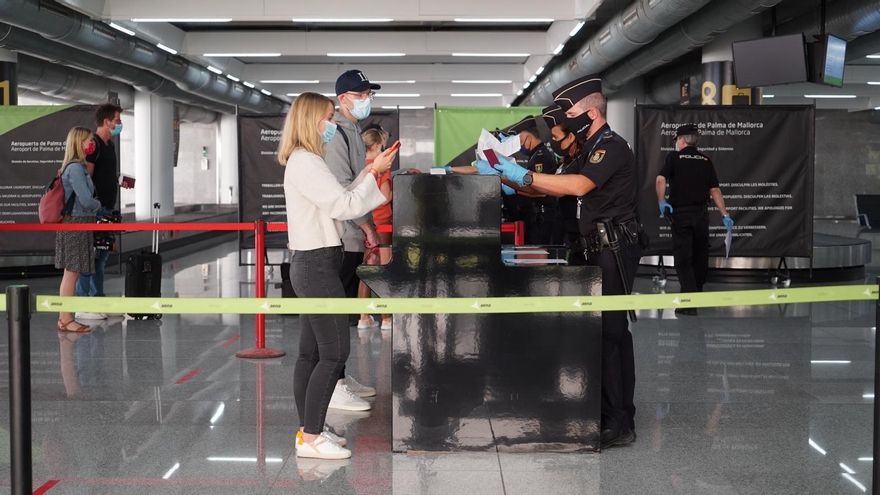 Llegada de los primeros turistas alemanes a Baleares en junio