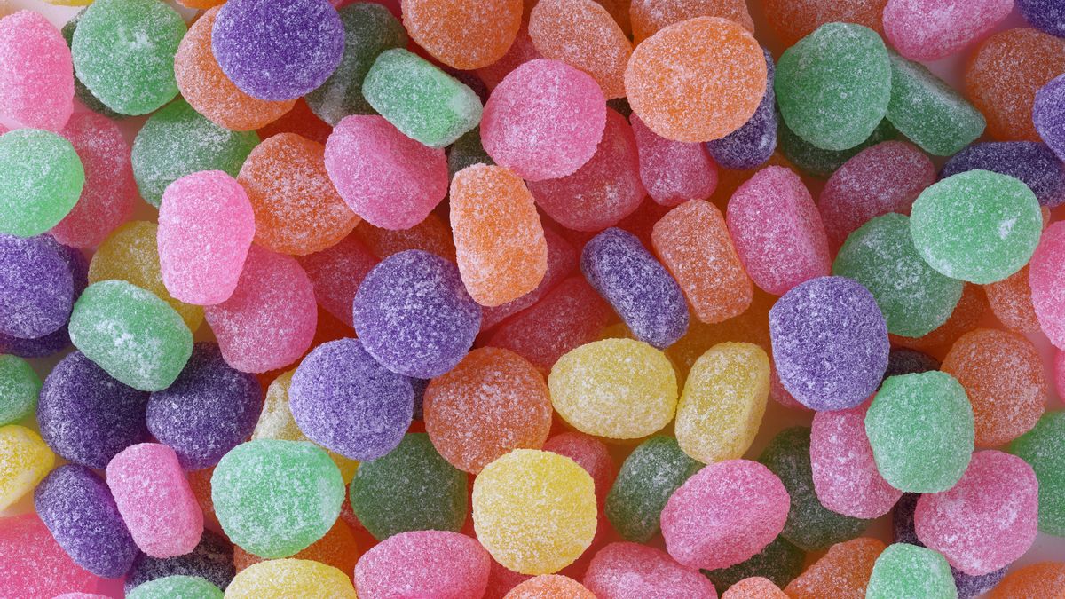 Con zumo de frutas y sin azúcar: cómo preparar unas gominolas caseras más saludables