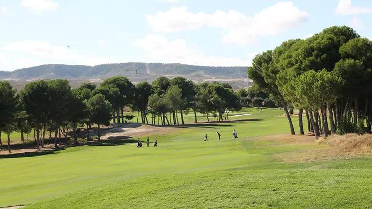 Un club de golf que va a la huelga: los trabajadores de La Peñaza, en Zaragoza, paran por las condiciones laborales