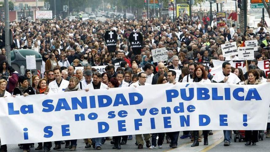 La Xunta se compromete a compartir médicos con la sanidad privada y se desdice 12 horas después