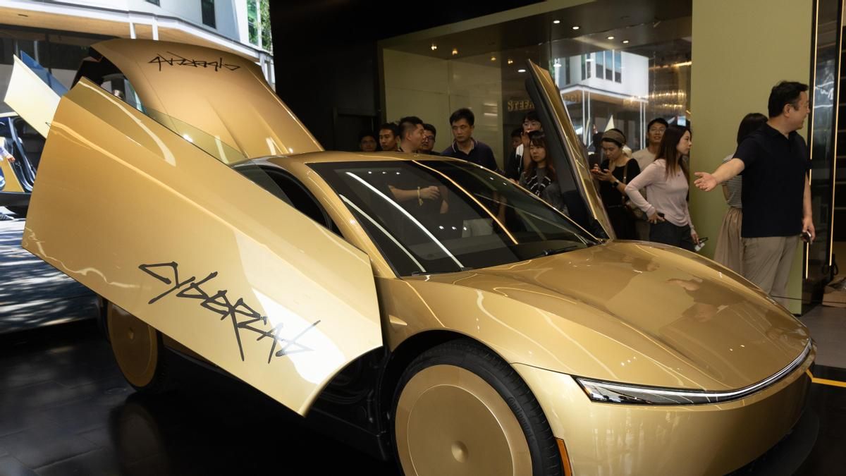 Elon Musk responde a la caída del beneficio de Tesla con promesas de millones de robotaxis