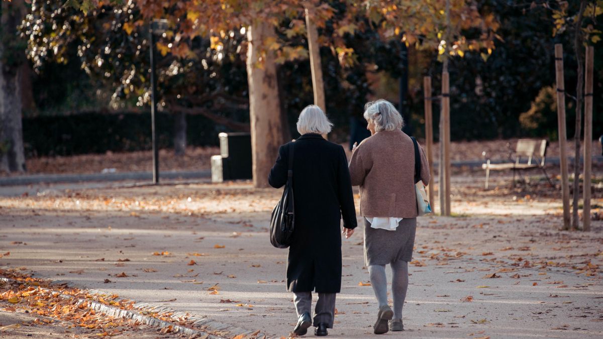 Las mujeres sufren más dolores que los hombres: la respuesta está en las hormonas sexuales