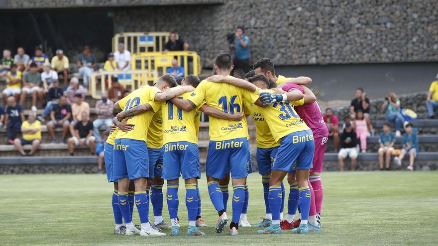 La UD Las Palmas sigue con el rodaje y supera a su filial de Tercera RFEF