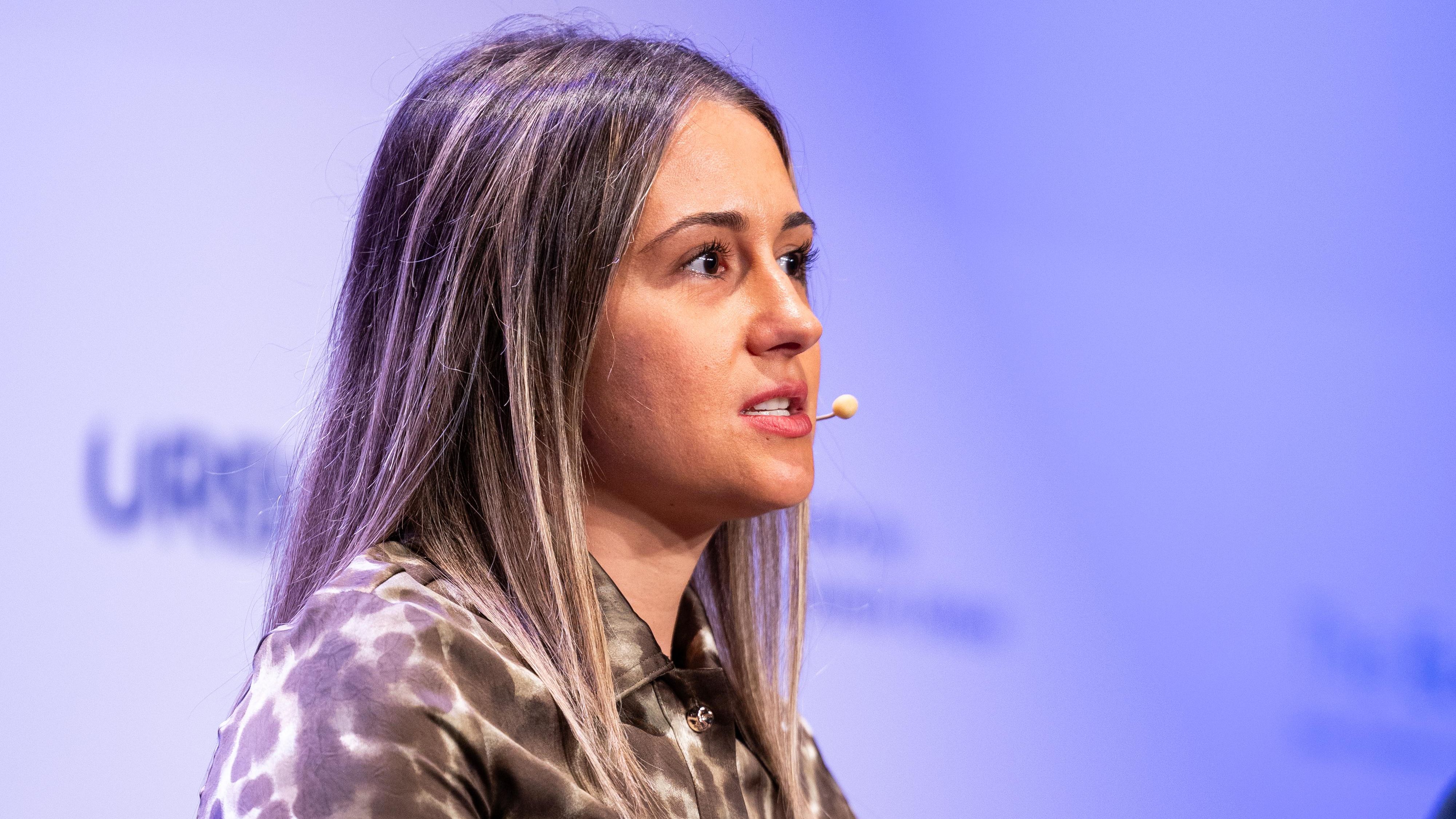 La alcaldesa de la Vall d'Uixò, Tania Baños, en el II Foro Municipalista Corredor Mediterráneo.