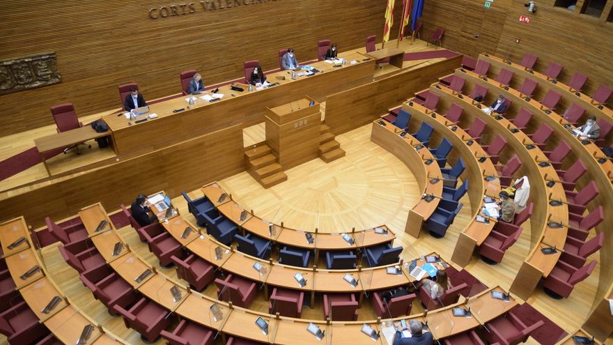 La difícil empresa de reformar una ley electoral: dos legislaturas en las Corts Valencianes, 40 años en Catalunya